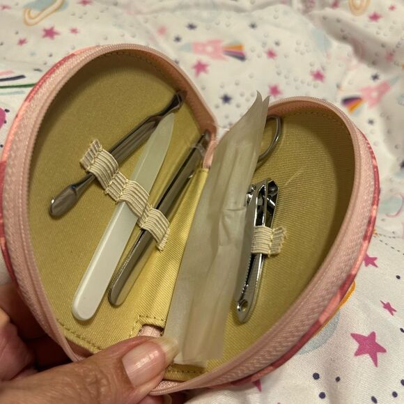 NWT Belk Pink Multi-Color Nail Care Kit - Picture 1 of 11